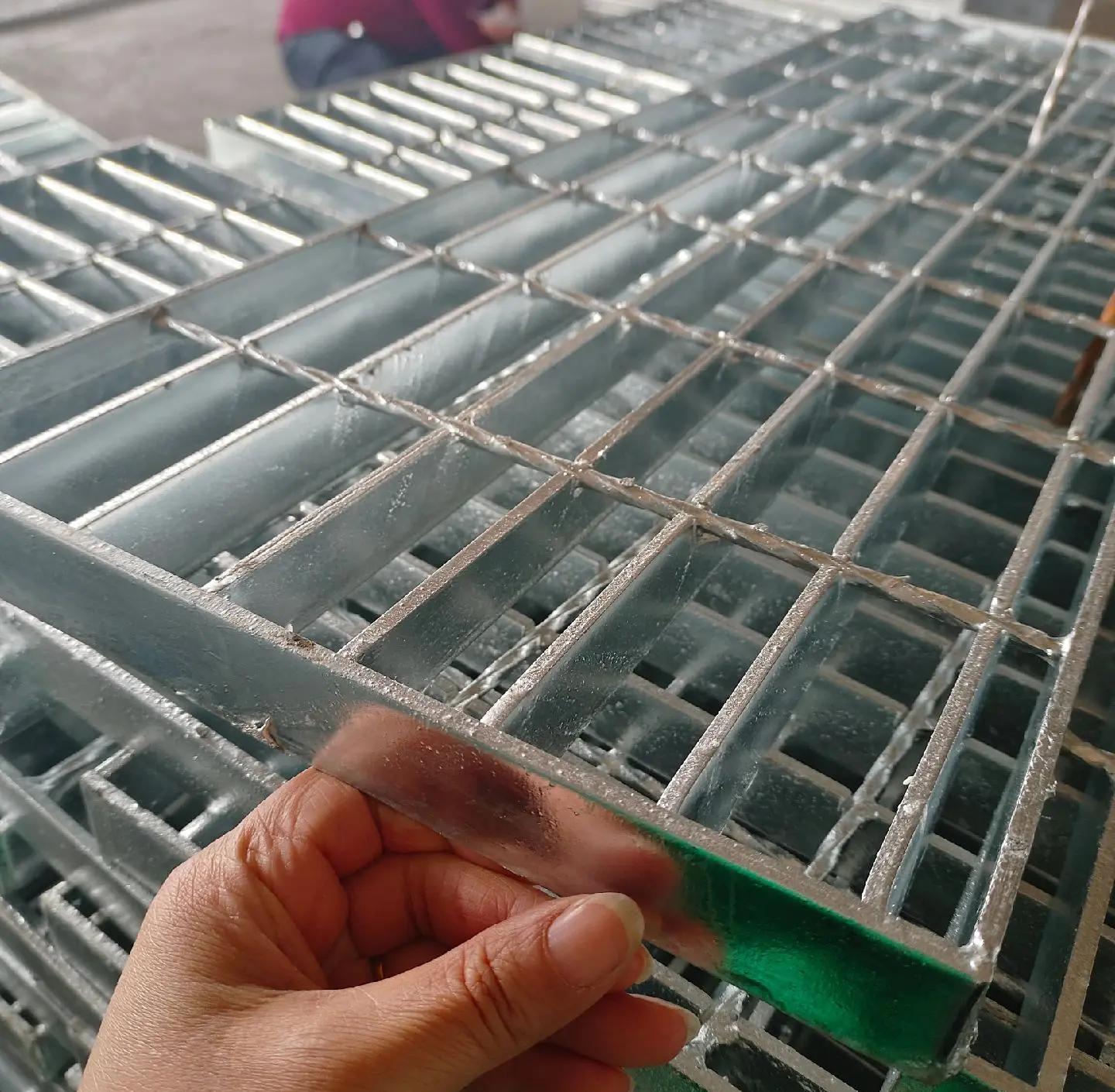 钢格板:建筑与工业的多功能选择