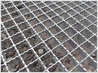 锯齿踏步板 格栅踏步板 防滑踏步板安装