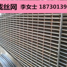 安平县龙海焊接金属制品厂：钢格板产品的专业制造与应用